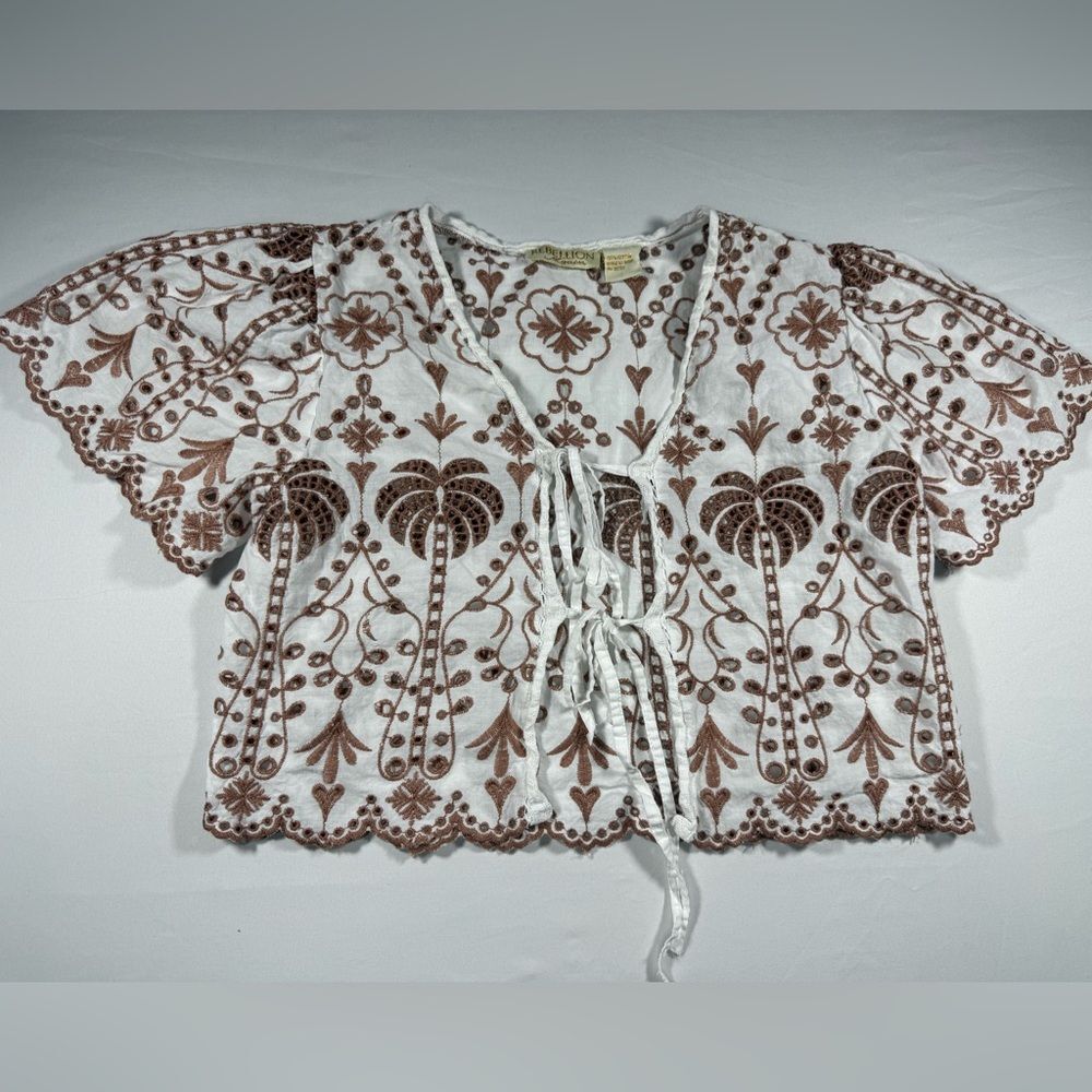 Rebellion White Crop Top with Brown Floral Embroidery and Front Tie boho S/M